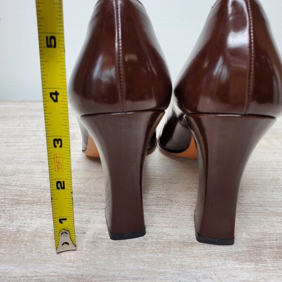 ST. JOHN Classic Brown Patent Heels w/Gold Hardware | Size: 8AA - Picture 8 of 9